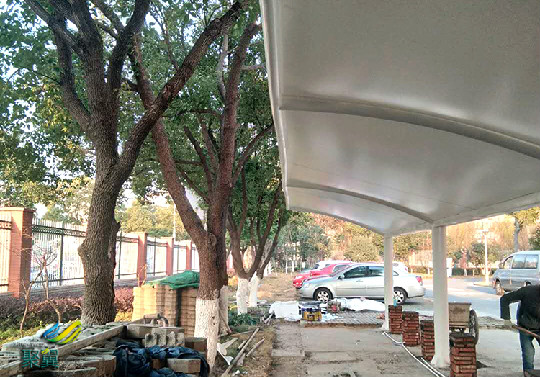  膜結(jié)構(gòu)車棚“膜*幻建筑-膜結(jié)構(gòu)車棚膜材*膜結(jié)構(gòu)車棚