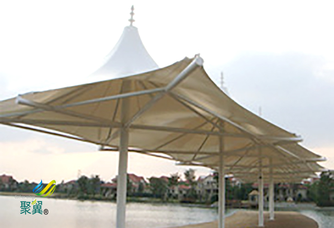 膜結構車棚隔音效果佳|膜結構車棚自潔性 